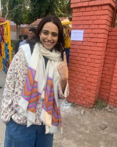 Swara Bhaskar Instagram - Done my deed #Delhi #DelhiElections2020  How about you??? 🇮🇳🇮🇳🇮🇳
P.S. RW social media - here’s another ‘ungli’ photo to help you get by this year! 🙏🏿🌷