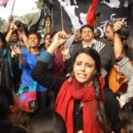 Swara Bhaskar Instagram - Spoke at the #MumbaikarsAgainstCAB peaceful protest today .. Hum Hindustan mein Jinnah premiyon ko safal nahi honey dengey.. Hum dharm aur naagarikta ke rishtey ko qabool nahi kartey hain! #IStandWithThe IndianConstitution @ #augustkrantimaidan #mumbai