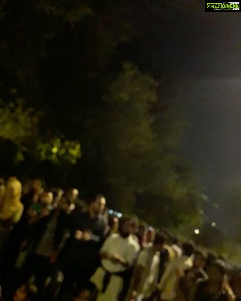 Swara Bhaskar Instagram - That’s what a peaceful protest looks like! #JNU students protesting the exorbitant 600% fee hike are actually fighting for the #righttoeducation of all future children of india born to lower and lower middle and middle income groups! Why should quality higher education be a commodity only available for the rich. Video via #jnustudents New Delhi