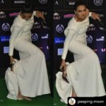 Swara Bhaskar Instagram – Of course that happened! 🤣 My life long enmity with heels continues 😈.. errmmm.. onto the red carpet! 🙈🙈🤦🏾‍♀️🙄🤣🤣 Don’t kill me @shreejarajgopal ! Posted @withrepost • @peeping.moon Who cares about heels?! @reallyswara
.
.
For more updates follow @peeping.moon
.
.
#swarabhasker #IIFA2019 #IIFARocks #IIFAAwards @iifa #iifa20 #iifahomecoming  #peepingmoon #bollywood @wizcraft_india  #peepingmoonbollywood 
#style #fashion #celebrity #Bollywood #bollywoodcelebrity #actor