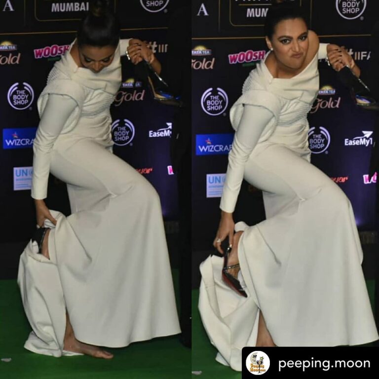 Swara Bhaskar Instagram - Of course that happened! 🤣 My life long enmity with heels continues 😈.. errmmm.. onto the red carpet! 🙈🙈🤦🏾‍♀️🙄🤣🤣 Don’t kill me @shreejarajgopal ! Posted @withrepost • @peeping.moon Who cares about heels?! @reallyswara . . For more updates follow @peeping.moon . . #swarabhasker #IIFA2019 #IIFARocks #IIFAAwards @iifa #iifa20 #iifahomecoming #peepingmoon #bollywood @wizcraft_india #peepingmoonbollywood #style #fashion #celebrity #Bollywood #bollywoodcelebrity #actor