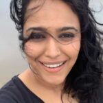 Swara Bhaskar Instagram - I think we can agree that shooting in #Goa is a windswept blast 🌊💙✨ Thank you Chandu sir for your amazing phone camera work, in between shots :) #reelitfeelit