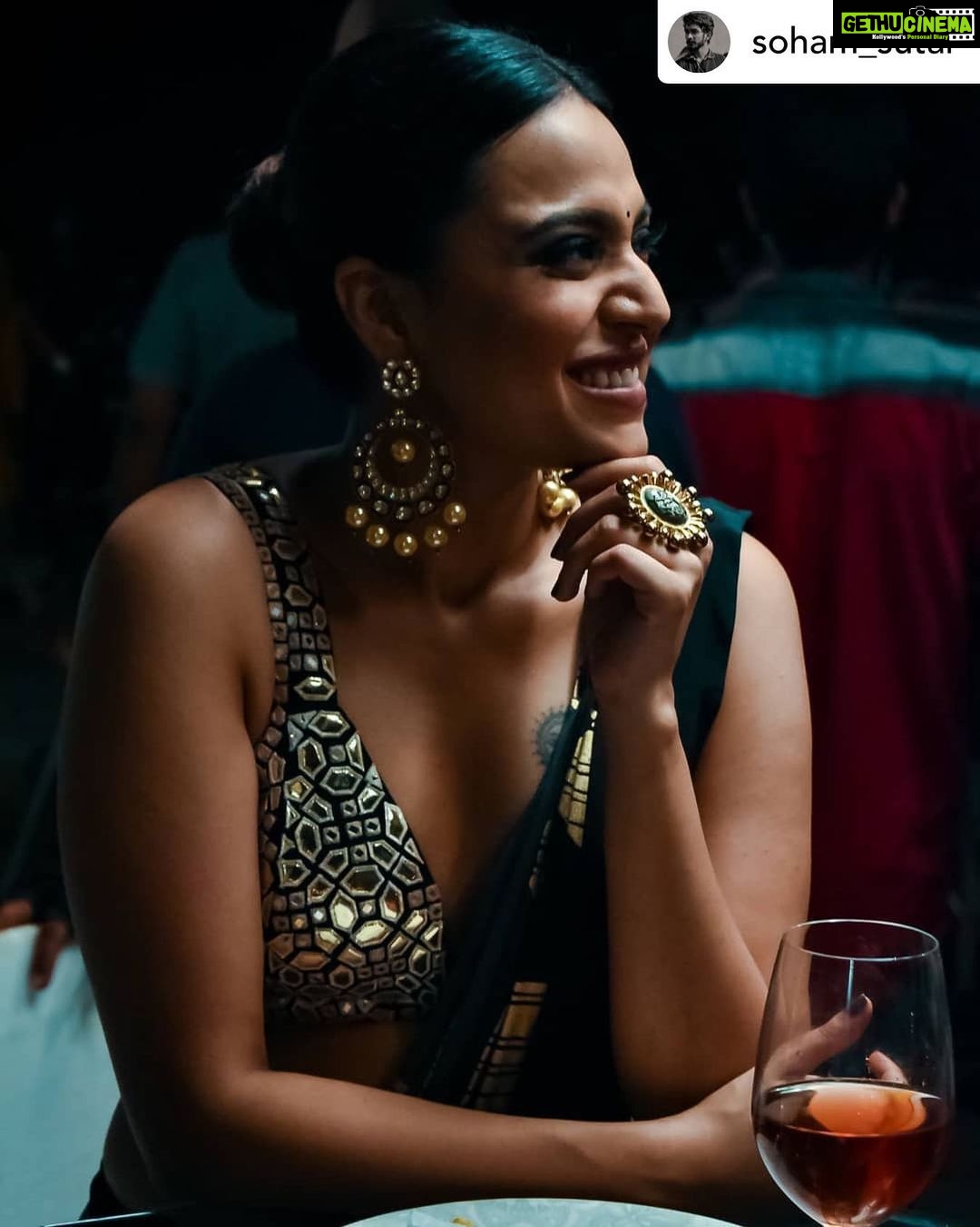 Swara Bhaskar Instagram - #throwback #itsnotthatsimple @voot thanks for the click @soham_sutar July 2018 Posted @withrepost • @soham_sutar "Wine tastes more good when you're having fun." . . . I hope you like your photograph ma'am @reallyswara Fashion stylist : @dibzoo , @vidhirambhia . . . . . . #mumbaistagram #mumbai_igers #mumbai_in_clicks #my_mumbai #bts #bollywood #limelight #convexrevolution #convex_media #actress #ints #ints2 #picoftheday #photographers_of_india #photooftheday #mumbai_potraits #indianphotography #click_point #dslrofficial #nikon #still #bts #photographyhubindia #wine #potrait