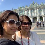 Swara Bhaskar Instagram – The palace square where protesting workers were shot on ‘bloody Sunday’ in 1905 and where workers, peasants and soldiers of the Red Army waited to hear the single gunshot fired by #lenin – a signal to storm the #WinterPalace and start the October Bolshevik Revolution also know as the Russian Revolution in 1917. Дворцовая площадь / Palace Square
