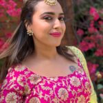 Swara Bhaskar Instagram - All set for #mereyaarkishaadihai #LuckySummer #SamarWedsLakshita in summer colours!!! Lehenga & dupatta: @asthanarangofficial Maangtika & rings: @minerali_store Make up: @makeupbypoojagosain ❣️
