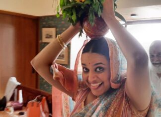 Swara Bhaskar Instagram - Feeling pious! ✨✨🤓🤓🙏🏽🙏🏽 #grihapravesh #newoldhouse #NewBeginnings