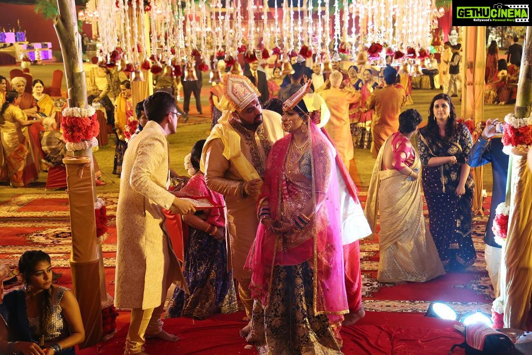 Swara Bhaskar Instagram - I have not seen a more complete relationship in our generation than these two.. Happy first wedding anniversary to my brother Ishan & to the amazing @bhoomilogy .. #oneyearanniversary of #ishangoesbhoom ❣️❣️❣️ @joshography23 @ishangoesbhoom pic by: @shafilmproductions Lucknow, Uttar Pradesh