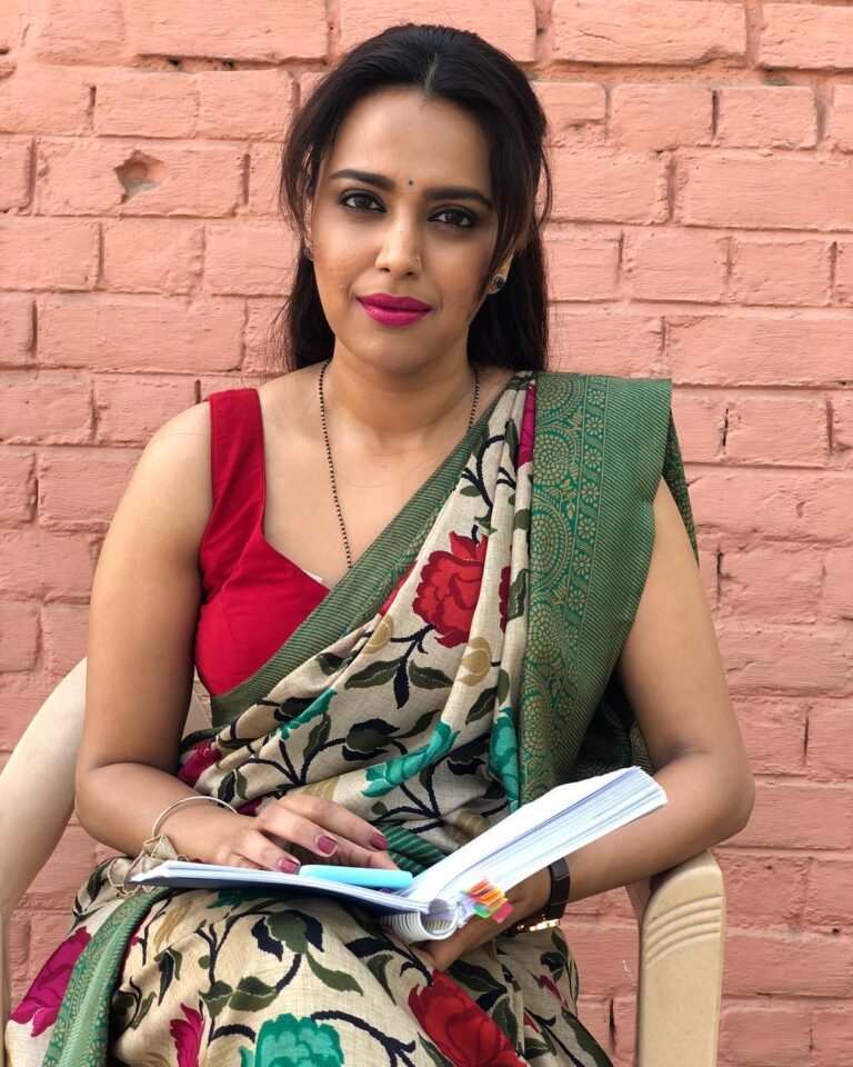 Swara Bhaskar Instagram - #rasbhari रसभरी goes from Meerut to Mania! ;) Beyond thrilled that my show for @applausesocial - Rasbhari has been selected for the prestigious Series Mania International Festival @seriesmania ! It was fun working with you all. http://bit.ly/ApplauseAtSeriesMania Rasbhari, written by: #shantanushrivastava Directed by: #NikhilBhatt Produced by: @tansworld Ding Entertainment #sameernair #Applause Starring: #ayushman_saxena #rashmiagdekar @padimall and yours truly! :) #forthcoming