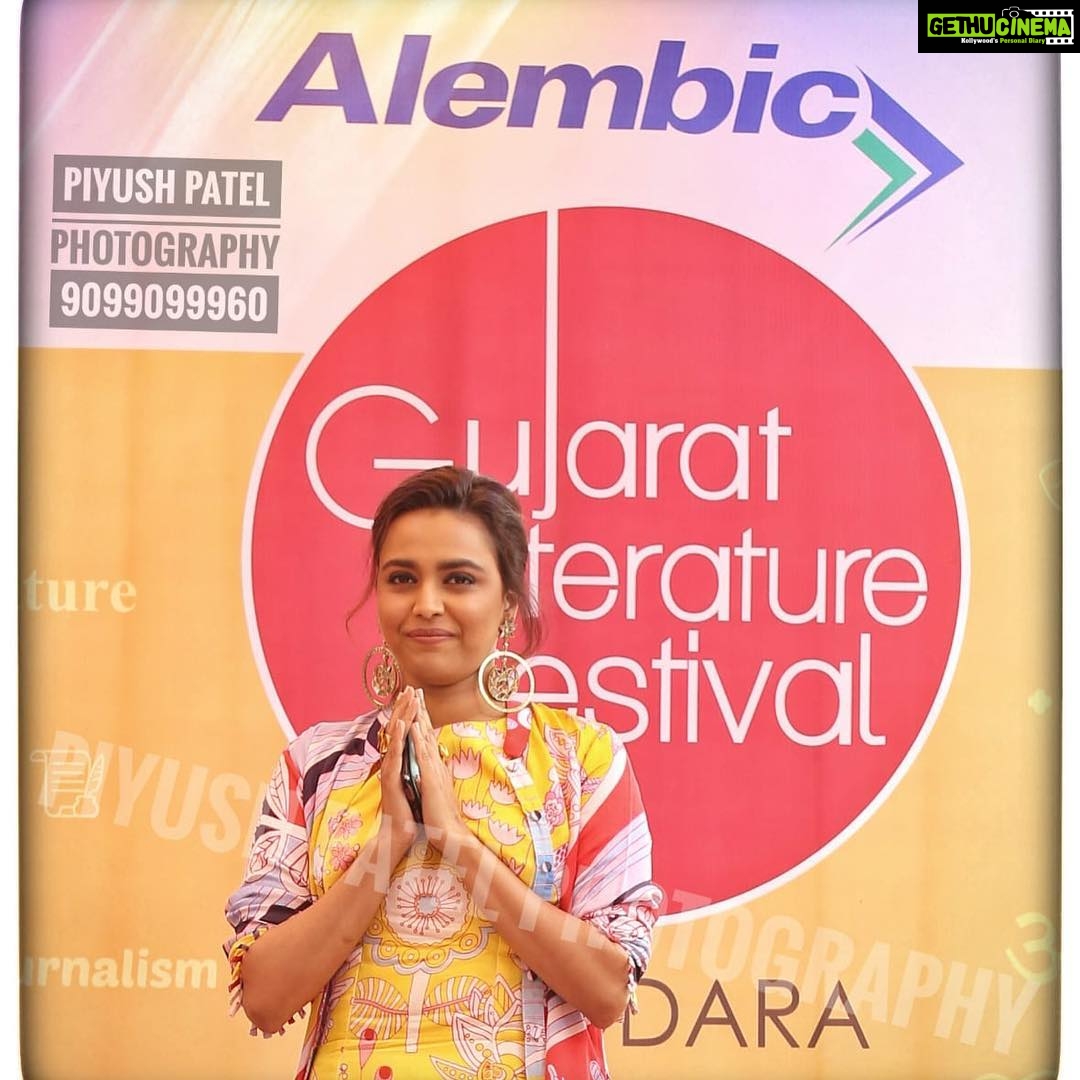 Swara Bhaskar Instagram - Absolutely stellar time at the #gujratliteraturefestival @gujlitfest in #Vadodara Fantastic, and engaging audience. Thank u guys for the warm reception. Thanks #AnjumRajabali for having me over. #happiness pic credit: @piyushpatelphotography Outfit: @swativijaivargie Jewellery: @sachdeva.ritika @minerali_store Styled by: @dibzoo Make up: @bhaskar.chaurasia Hair: @rupali.dhumal Vadodara, Gujarat, India