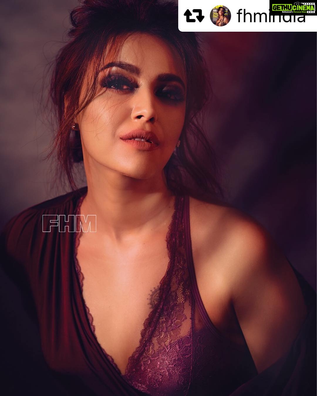 Swara Bhaskar Instagram - #Repost @fhmindia with @repostsaveapp · · · More from our cover shoot with the Indefatigable Crusader, @reallyswara. #FHMIndia #FHMJanuary #FHMGirls #FHMCoverGirl #Swarabhasker #Swara #SwaraBhaskerfans #SakshiSoni #FHMCover #Sizzling #Glam #Beauty #Coverstory #Covershoot #coverstar