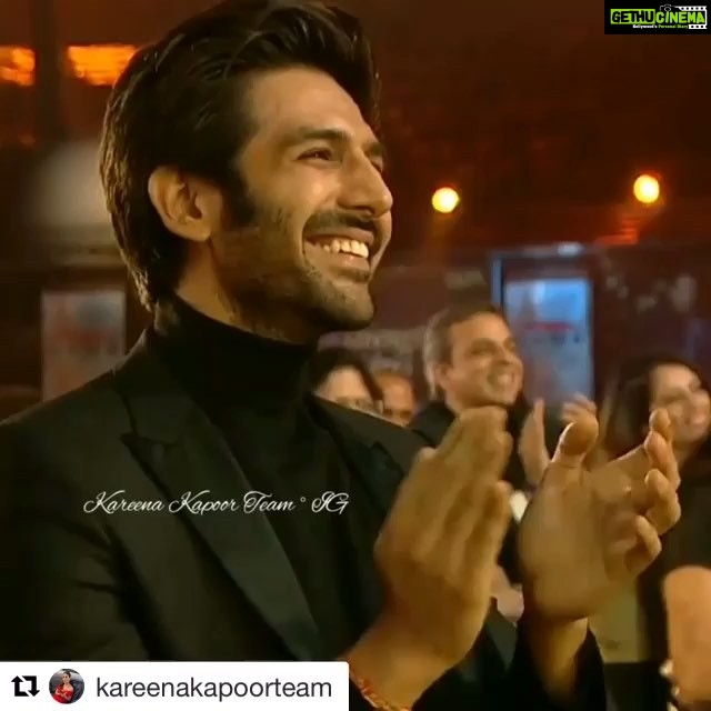 Swara Bhaskar Instagram - The day i won an award along with esteemed Kareena ji! π This belongs to @rheakapoor @ektaravikapoor #Repost @kareenakapoorteam with @get_repost γ»γ»γ» The veeres received awards from @luxgoldenroseawards π we so proud of all @vdwthefilm team and congratulations @rheakapoor @sonamkapoor @shikhatalsania @poonamdamania #KareenaKapoorKhan for the awards