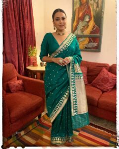 Swara Bhaskar Instagram - Wedding ready! 💚✨ Sari: @raw_mango Jewelry: @apalabysumitofficial Styling tips: @prifreebee Hair: @lawangtamang95 @anukaushikstudio Make up: @makeupbypoojagosain