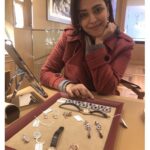 Swara Bhaskar Instagram - Happiness is.. Shopping for #happyhearts at @chopard #london .. Spoiled for choice but isn’t that #goals !!! #chopardhappydiamonds #notanad #shopping #jewelry #diamonds Chopard