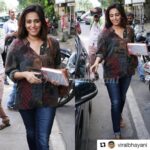 Swara Bhaskar Instagram - In @redempress.label shirt with @levis @levis_in ‘revel shaping skinny’ jeans and @aprajitatoorofficial shoes.. Thanking my lucky stars i got papp’d ‘after’ exiting salon and not ‘before’ entering it!! 🤣🤣🤣🤣 Phew! #narrowescape I’m terrified of u guys #PaparazziTerror 🤣🤣😊😊🙈🙈