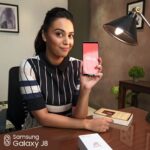 Swara Bhaskar Instagram - I love being in focus, always. After all, stars love some attention :-p. Samsung #GalaxyJ8 with its Advanced #DualRearCamera allows my pictures to stand out. I’ve recommended it to mybesties, already. #WithGalaxy :-D @samsungindia