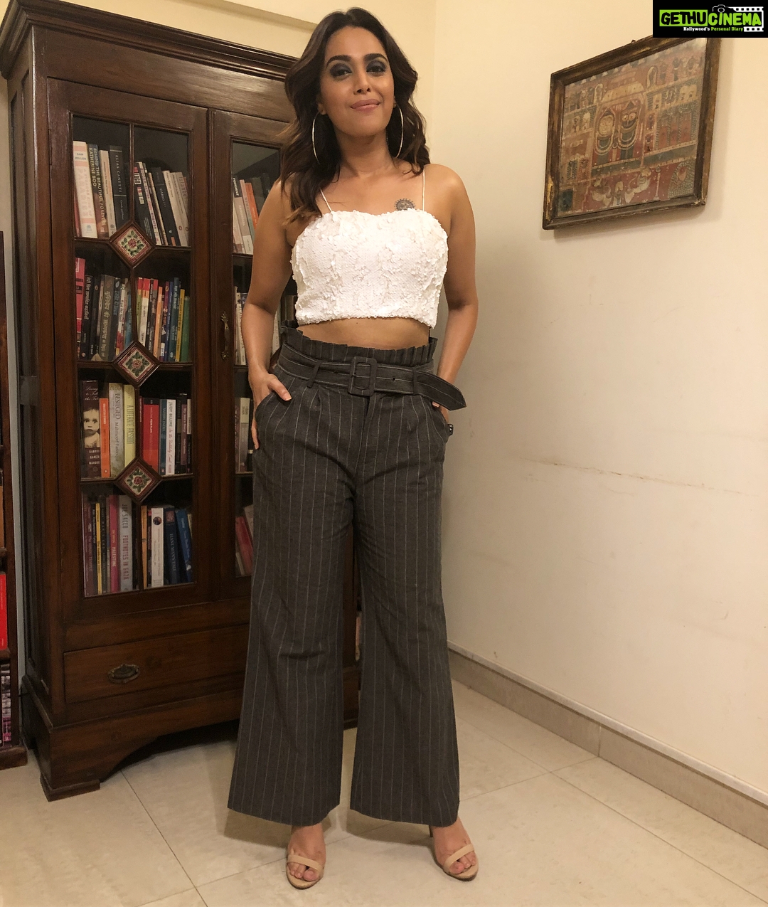 Swara Bhaskar Instagram - Heading to celebrate the birthday of my favourite director #AanandLRai in Top by @masalachaidubai and Trousers by @herabyaj .. Styled by the wonderful @rupacj Make up: @bhaskar.chaurasia Hair: @rupali.dhumal #KickassTeam ππΎππΎππΎβ€οΈβ€οΈβ€οΈβ€οΈ