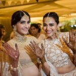 Swara Bhaskar Instagram - Happy happy birthday @sonamkapoor from behen in #Raanjhanaa to #veere in #veerediwedding via #premratandhanpayo knowing you has meant knowing that friendship & solidarity can exist even in this glittering world of glamour and showbiz.. thank you for always looking out for me! May each year bring greater happiness, peace and fulfilment to you! ❤️ love uuuuuuu and happy birthday! P.s. Sorry I couldn’t be there! 🙈 pic: @reelsandframes