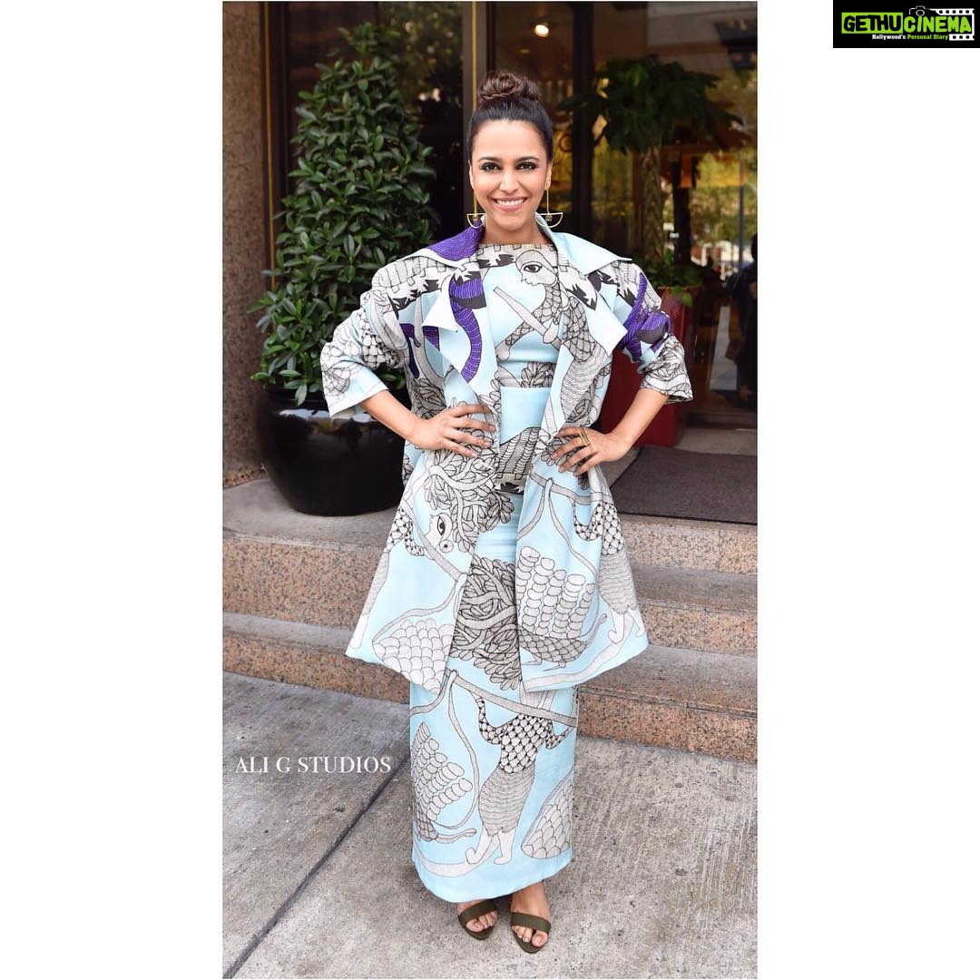 Swara Bhaskar Instagram - In #HongKong for #womeninbollywood film festival organised by @beyond_bollywood in collaboration with #CreativeMediaSchool #cityuniversityofhongkong Weaaring my favourite @aartivijaygupta with @intoto.in strappies & @azotiique jewellery.. Styled by @dibzoo after careful research on South Asian aesthetics πππ HMU: the wonderful @rimi_mua & shot by the amazzzing & affable @aligphoto ππΎππΎππΎπππβ€οΈ