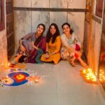 Taapsee Pannu Instagram - एक नए साल की शुरुआत घर से हो तो और भी ख़ूबसूरत हो जाती है। Here’s to a happy and warm Diwali this season ! From Pannu परिवार ।