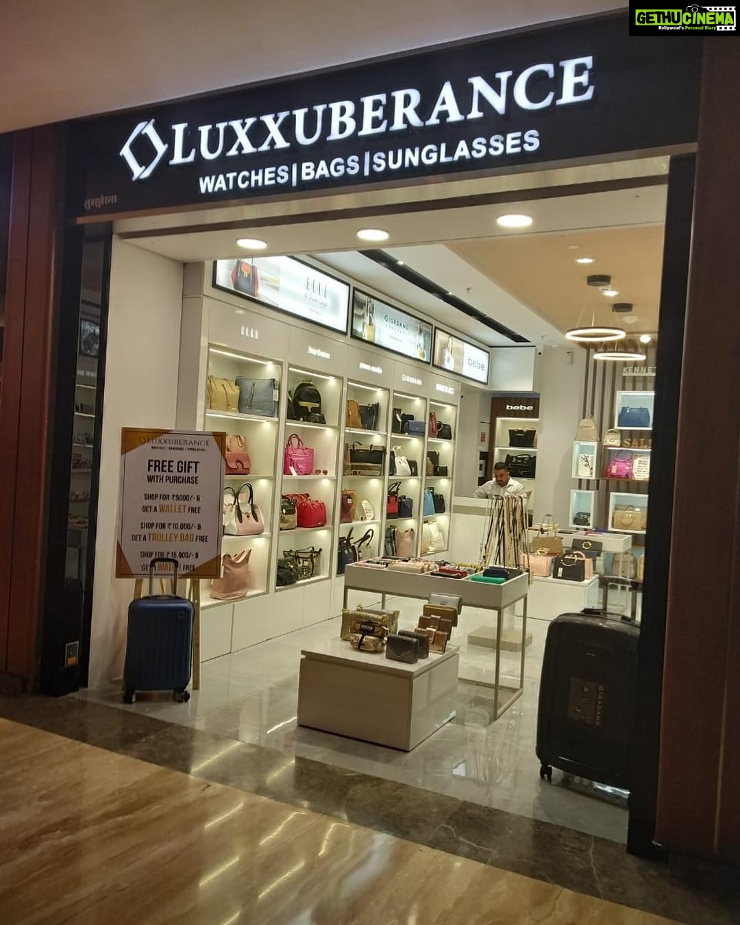 Taapsee Pannu Instagram - Come join me in shopping at luxury’s new destination - @luxxuberance and let’s shop from a great collection of watches, handbags and sunglasses from international brands at amazing prices on 4th Nov at @palladiummumbai 3:00 pm #luxxuberance