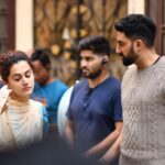 Taapsee Pannu Instagram - Don’t go by what u see, I actually do give a proper ear to whatever @bachchan tells me ! Like seriously ! Like an obedient colleague 😁🧚🏼‍♀️ #Manmarziyaan 📷: @khamkhaphotoartist