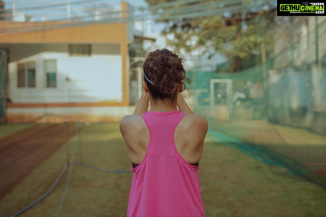 Taapsee Pannu Instagram - Training during lockdown .... when open ground replaces gym. No excuses :) #ShabaashMithu #WIP