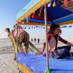 Taapsee Pannu Instagram – I hitch hiked 💁🏻‍♀️
#LastDayOfShoot
#RashmiRocket #WhiteDesert
#KachchhDiaries Rann of Kutch