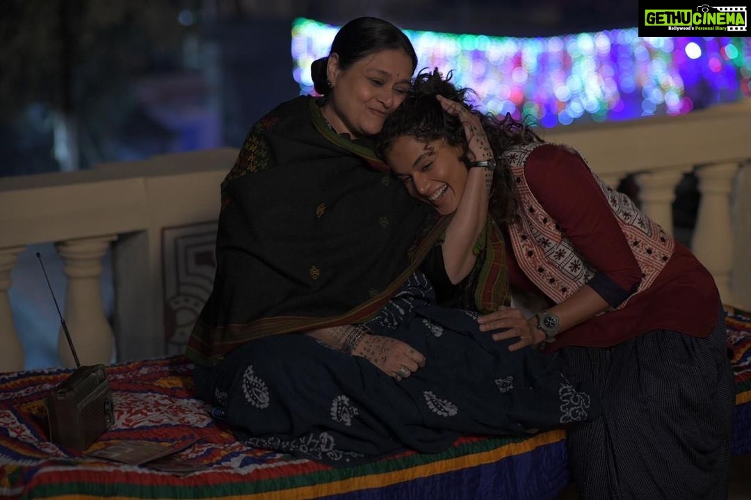 Taapsee Pannu Instagram - Kyunki kuch cheezein toh Rashmi ke DNA mein copy paste ho ke aayi hai. Not really the same affection factor but maybe the ‘zidd’ factor 😜 #Bhanuben #BhujDiaries #RashmiRocket