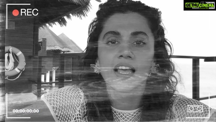 Taapsee Pannu Instagram - So what did Pannus do in Maldives ??? .... #BigginiShoot #BigginiShootWithPannus @shagun_pannu @evaniapannu Feat @mathias.boe Edited by @yellowelephant.in Location is our beautiful holiday villa @tajmaldives And @yashrajmukhate you the Star!!! 🌞 Taj Exotica Resort & Spa Maldives
