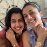 Taapsee Pannu Instagram – Coz Raksha toh hum bhi ek doosre ki karte hi hai. 
#HappyRakshabandhan 
P.S- @evaniapannu Ki rakhi is making up for her absence ❤️