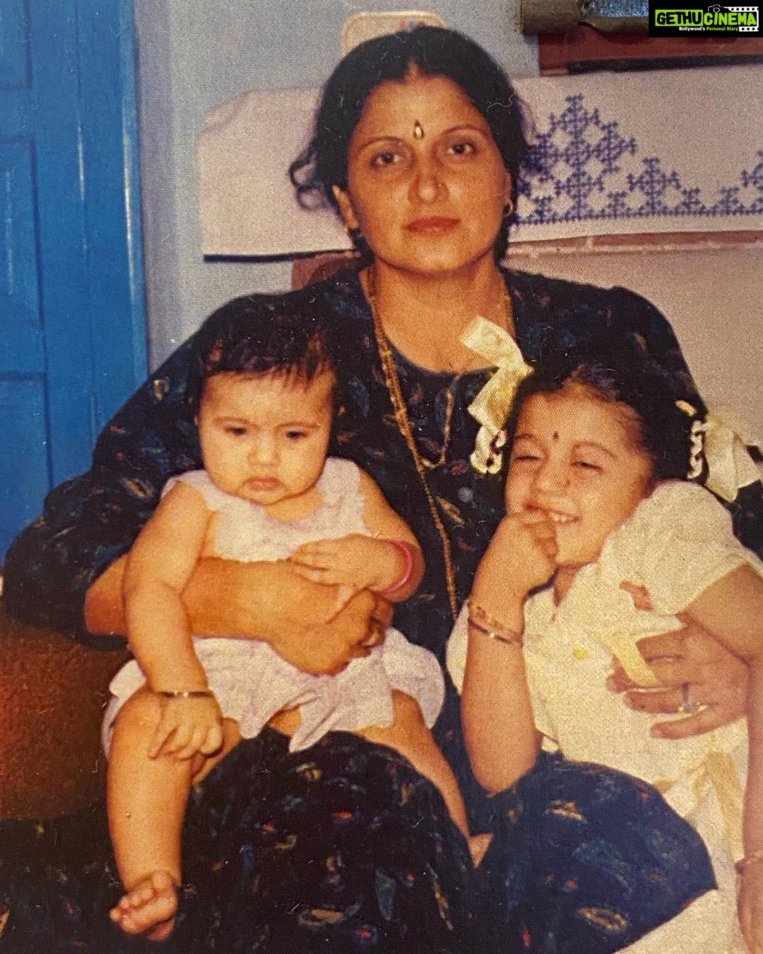 Taapsee Pannu Instagram - The constant and consistent expression/emotion Shagun- why am I being clicked 😒 Me- I am readyyyyy😁 Mom- can someone please give me a reward/award for being able to manage both of them in one life/frame 😐