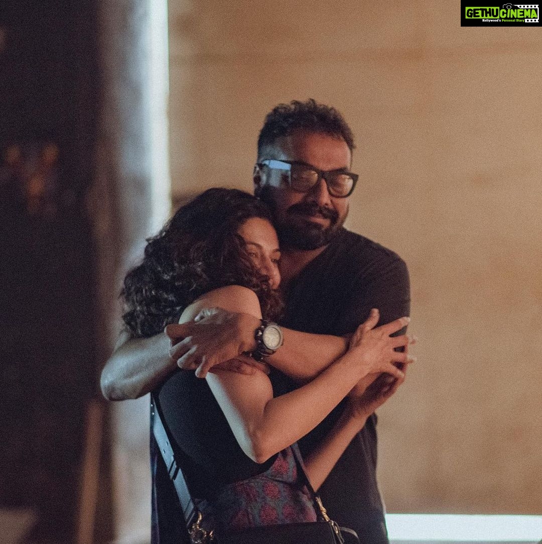 Taapsee Pannu Instagram - Even though this picture looks like he is crushing me but it actually can be interpreted like a big bear hug to wish him all the very best for the ‘family drama’ that he has made, #Choked out now on Netflix . The ‘kahaani Ghar Ghar ki’ of @anuragkashyap10 that rare movie of his which has no guns no killing no sex and no sad ending. Anurag Kashyap version 2.0 continues.