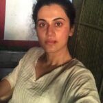 Taapsee Pannu Instagram - Picture u send to your mom to scare the sh*t out of her ! Lol This one was created with makeup while shooting for a fight sequence. After shooting for so many films where I sport a bruise I think now i can make one myself. Wish I knew it decades back so won’t have to cook up random stories to skip waking up early morning for school 🙈 #Throwback #Archive #QuarantinePost
