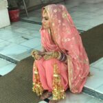 Taapsee Pannu Instagram - Just before the interval sequence of #Manmarziyaan One of my favourite moments in the film. As an actor who has acted in quite a few films now I have probably dressed up as a bride many times but this was the first one in Gurudwara. Have only seen gurudwara weddings so closely in real life during the wedding functions of family members, friends n relatives. So here I’m sitting n thinking........ end mein kadah prashaad real mein milega ki nahi 💁🏻‍♀️ #Throwback #Archive #QuarantinePost