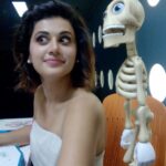 Taapsee Pannu Instagram – So this one is from the trailer launch day of Pink after which we went to Shoojit da’s office n that’s him holding this ‘thing’ insisting that it’s my friend who wants to talk to me. I didn’t really understand the joke nor what was the friend trying to say, so it’s only @shoojitsircar who can tell what is the exact thought process behind it. 
#Throwback #Archive #QuarantinePost