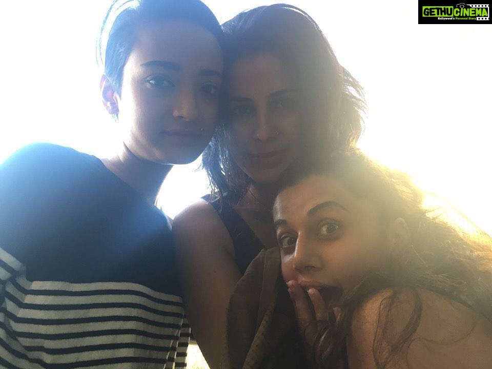 Taapsee Pannu Instagram - Should’ve started this few days back but better late than never ... Started going through some old pictures n wanted to post one picture every day which I MIGHT NOT have posted before, which has a story behind it, which takes me back to those days I might be losing the memory of ! This one is from the workshop time of ‘Pink’ when we 3 were asked to spend time with each other and click some pictures from our own phones like we are flat mates for real and make sure the chemistry n bond reflects in each picture. Was my first time to do a workshop of this sort but it was truly a memorable experience with these 2. We were so familiar with each other by the time we went to shoot that we didn’t have to try too hard to show that we lived like ‘one’ #MajorThrowback #ArchiveVisit #QuarantinePost