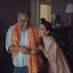 Taapsee Pannu Instagram - “मालूम है आपको सहारे की ज़रूरत नहीं है, मैं बस साथ देने आया हूँ “ that day and now I am the biggest fan of your love affair with words and lines. The proud witness of version 2.0, I really don’t know if I am a bigger fan of the writer/director or the human being he is! He has spoilt his actors for delivering their best and being their best. Not just my filmography but the book of my life (if ever there is one) shall be incomplete without writing about you. (And since it’s WRITING, I shall send it to you only for doctoring 😜) Yet another Friday for us and with full faith in the honesty with which we made our career’s best film, we shall soon get back to breaking our own record! ZINDABAD ! ❤️🤗 @anubhavsinhaa