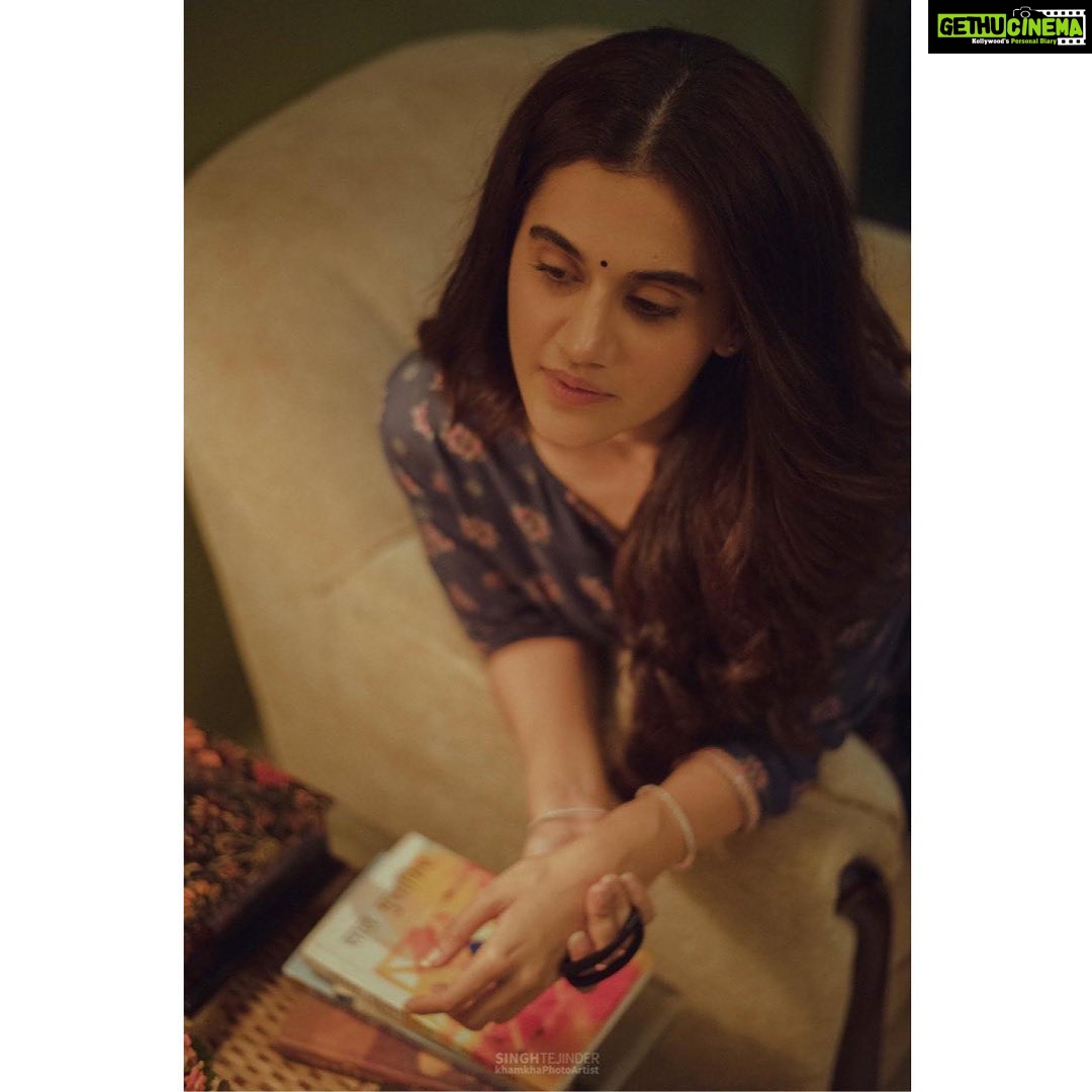 Taapsee Pannu Instagram - कैसे कह दूँ की थक् गया हूं मैं जाने किस किस का हौसला हूं मैं #Thappad 3 days to go