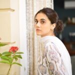 Taapsee Pannu Instagram - ‪#Thappad ‬ ‪Reuniting with the man who has taken ‘reinventing’ to some other level.... @anubhavsinhaa , ‬ ‪looking forward to show you all on ‬ ‪28 Feb 2020.‬ ‪Produced by @bhushankumar & @anubhavsinhaa , ‬ ‪Thappad will release on 28 Feb,2020‬ @tseriesfilms ‪ #BenarasMediaWorks‬
