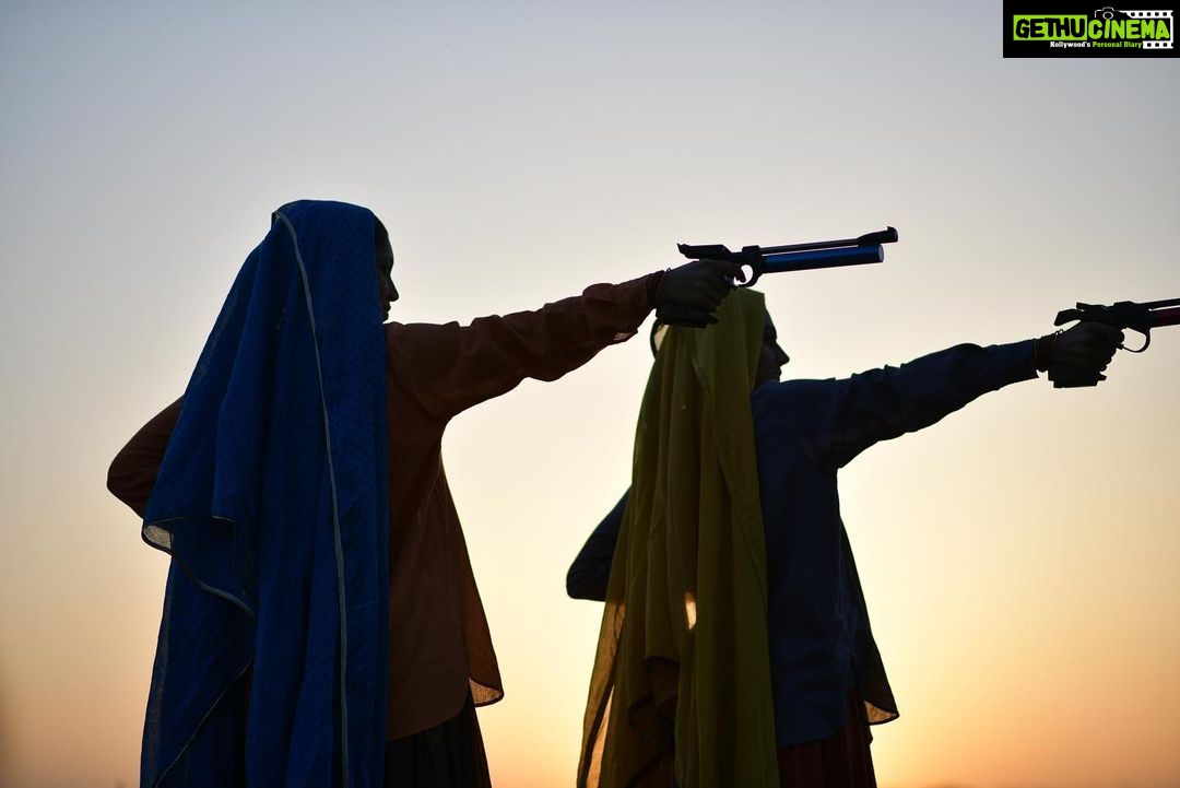 Taapsee Pannu Instagram - Aim set... Trailer out on 23rd September 2019 #SaandKiAankh Releases this Diwali :)