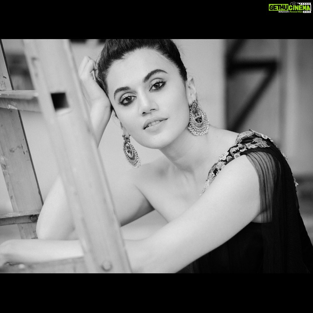 Taapsee Pannu Instagram - Sometimes it’s simple to be black n white