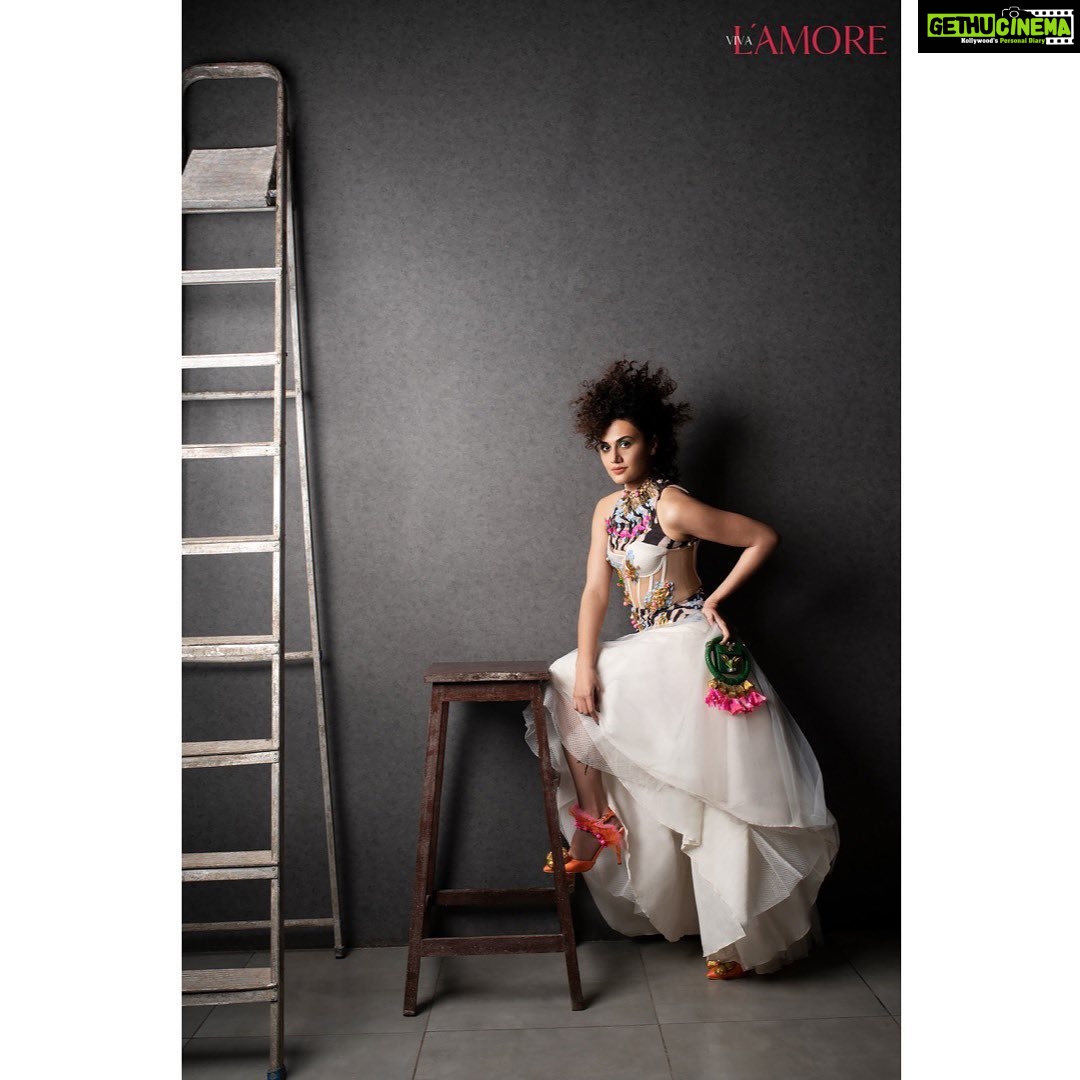 Taapsee Pannu Instagram - When the ladder was high... on fashion! #Vivalamore