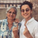 Taapsee Pannu Instagram - Me and my maa for ‘Bharat Maa’ #HappyMothersDay #GoVote #FlauntIt
