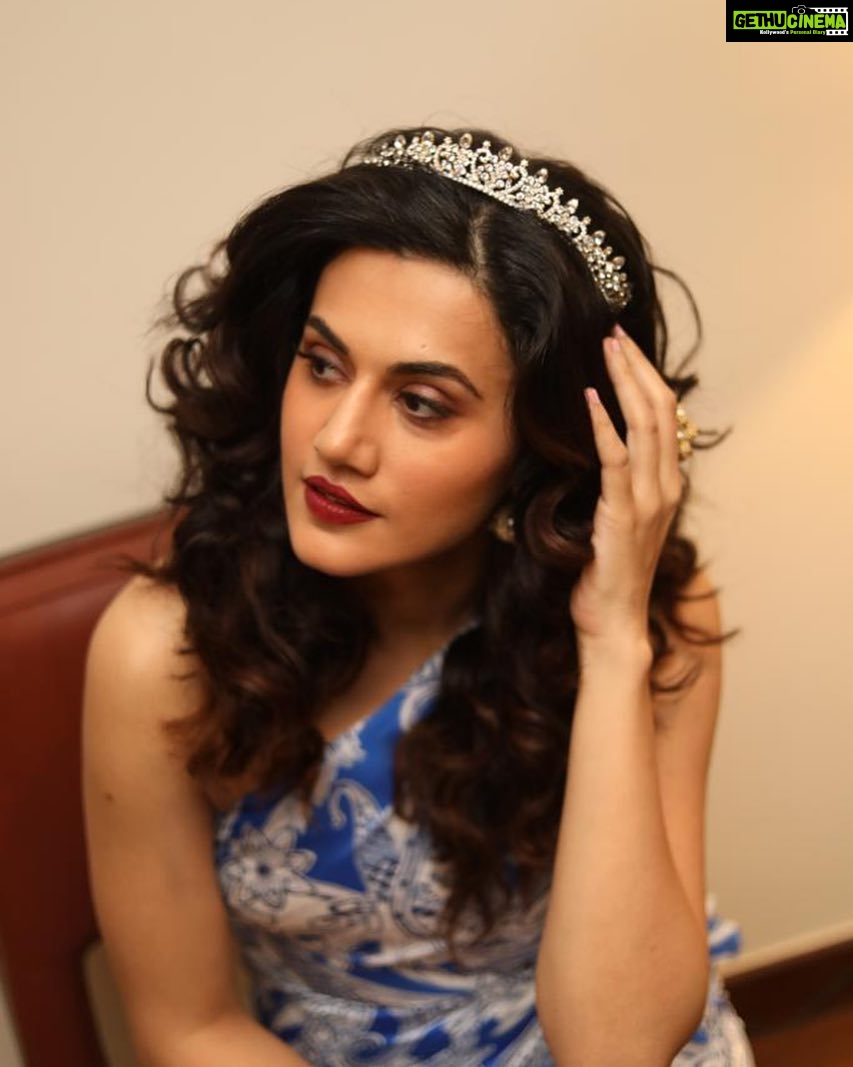 Taapsee Pannu Instagram - On season 3 now! Have always looked forward to know about queen Victoria. I remember reading so much on her during my childhood. Her willpower and her zest for life is commendable. Here's to owning my crown, and waking up feeling powerful everyday. #VictoriaIsHere #OwnYourCrown #WeLIVtoEntertain #LIVtoBinge