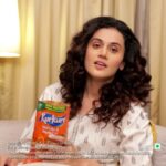 Taapsee Pannu Instagram - Introducing a very special friend. Thodi crazy hai, khayaal iske bade CHATPATE hain, aur iske ye CHATPATE KHAYAAL rishte banyenge khaas aur family ko layenge aur bhi paas. Milna chahenge inse? @kurkuresnacks