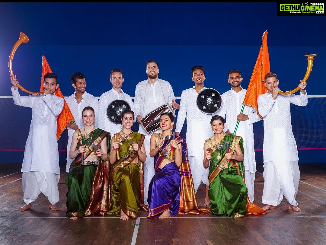 Taapsee Pannu Instagram - Coz we truly belong to the team we represent ! @7acespune #InItToWinIt 📷: @munnasphotography Makeup: @saniya_shadadpuri Hair: @kromakaysalon Styling: @amandeepkaur87