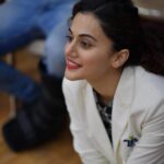 Taapsee Pannu Instagram – And that’s how I bid goodbye to 2018. Went to Paraplegic Rehabilitation Centre with my players and made sure we came out with a strong dose of encouragement and strength that NOTHING is end of life unless you are dead. 
These soldiers taught us that it’s not important how many years you live but what’s important is how much life you have in these years! 
@7acespune shall remember this forever n ever! 
Happy Nee Year from all of us!