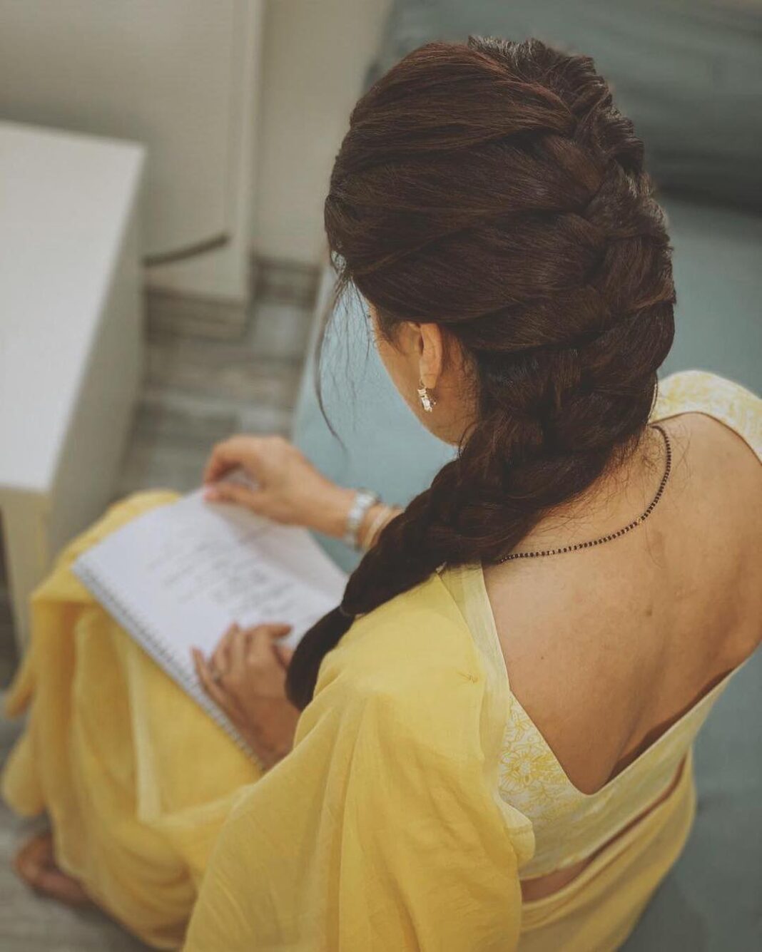 Taapsee Pannu Instagram - Kritika Agarwal , Navigation and Communication Department, reporting on duty 💁🏻‍♀️ #MissionMangal #FirstDay #FireTheEngines