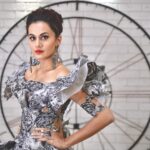 Taapsee Pannu Instagram – On a day when I’m running against time this makes for a perfect picture ….. BTW it isn’t over as yet 🤪
#PlayingDressUp 
#LuxGoldenRoseAwards