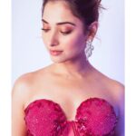 Tamannaah Instagram - Pinktastic 😉 Outfit @bennusehgallofficial Styled by @sukritigrover Hair by @florianhurel Make up by @divyachablani15 📸 @tushar.b.official